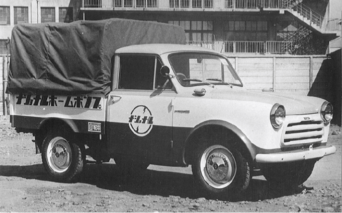 Datsun 220, mẫu bán tải đầu tiên của Nissan được xuất khẩu ra thị trường thế giới.